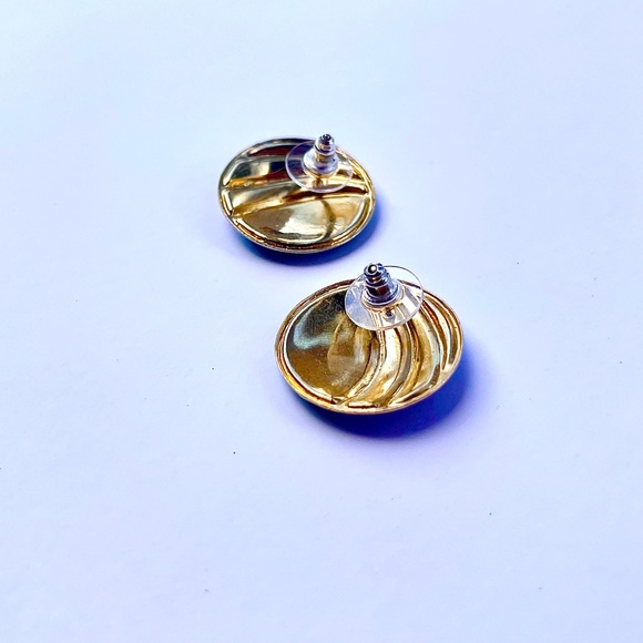 Vintage black, gold, and green circle stud push-back earrings - Picture 5 of 6